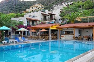 Pool & Beach