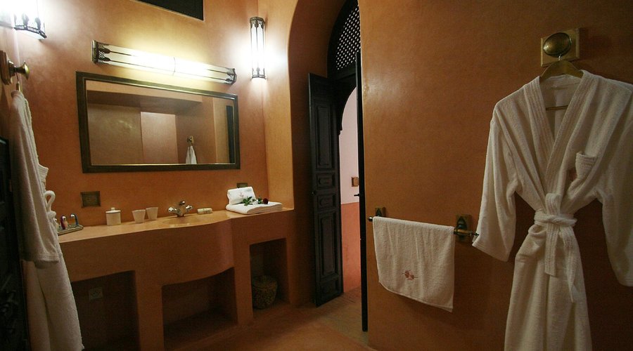 La salle de bain de la Suite Hibiscus