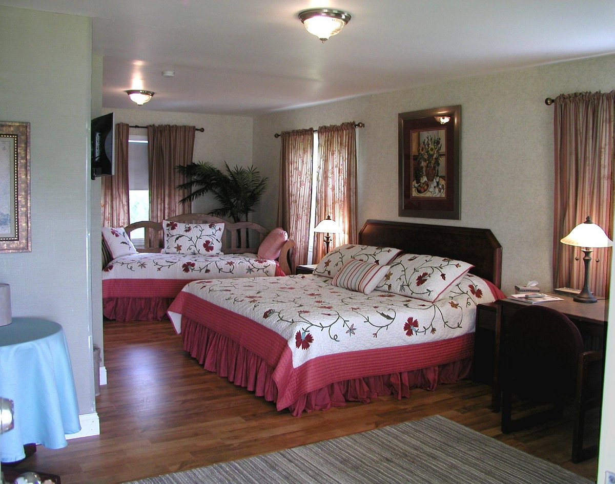 riverboat inn and suites madison in reviews