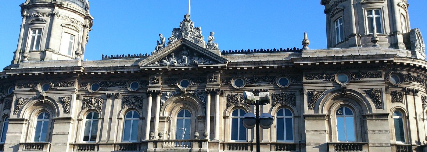                                     Hull Maritime Museum, view from Queen Victoria Square.
    