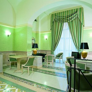 Cama doble, y dos camas supletorias - Picture of Hotel Santa Prassede, Rome  - Tripadvisor