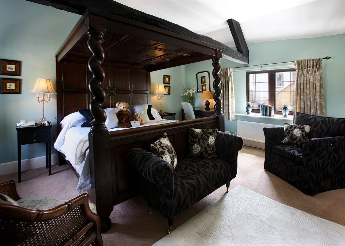 Burford House Bar or Lounge: Pictures & Reviews - Tripadvisor