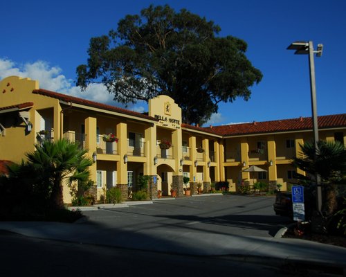 Rio Sands Hotel Aptos California The Rio Sands Hotel Is Nestled In The Quiet Rio Del Mar Neighborhood Of Aptos Sands Hotel Chicago Resorts Bad Hotel