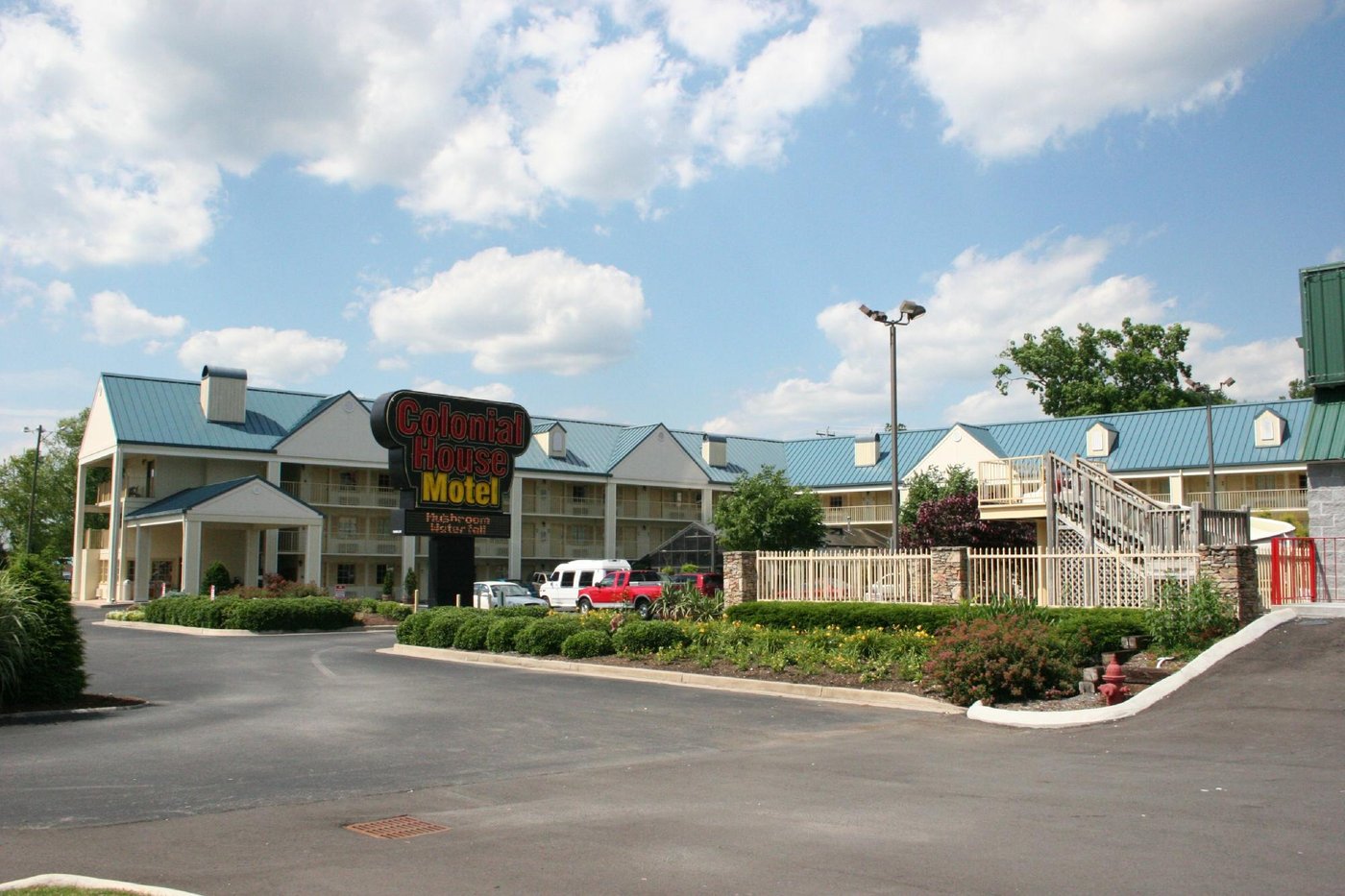 COLONIAL HOUSE MOTEL (Pigeon Forge, TN) - Motel Yorumları ve Fiyat