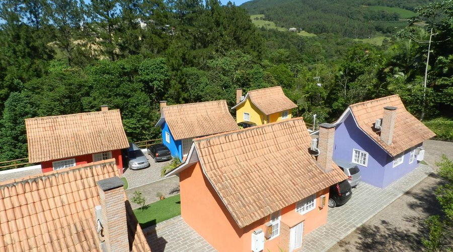                   vista aérea dos chalés
                