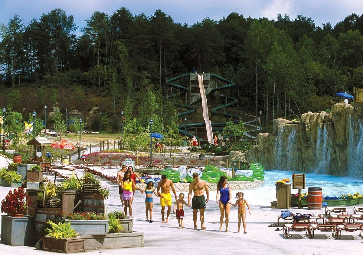 A Day at Dollywood's Splash Country - A Healthy Slice of Life