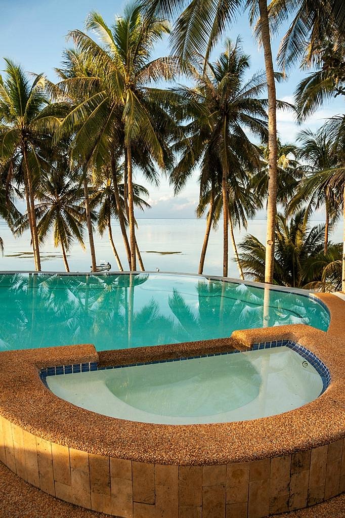 Anda White Beach Resort, hotel in Bohol Island