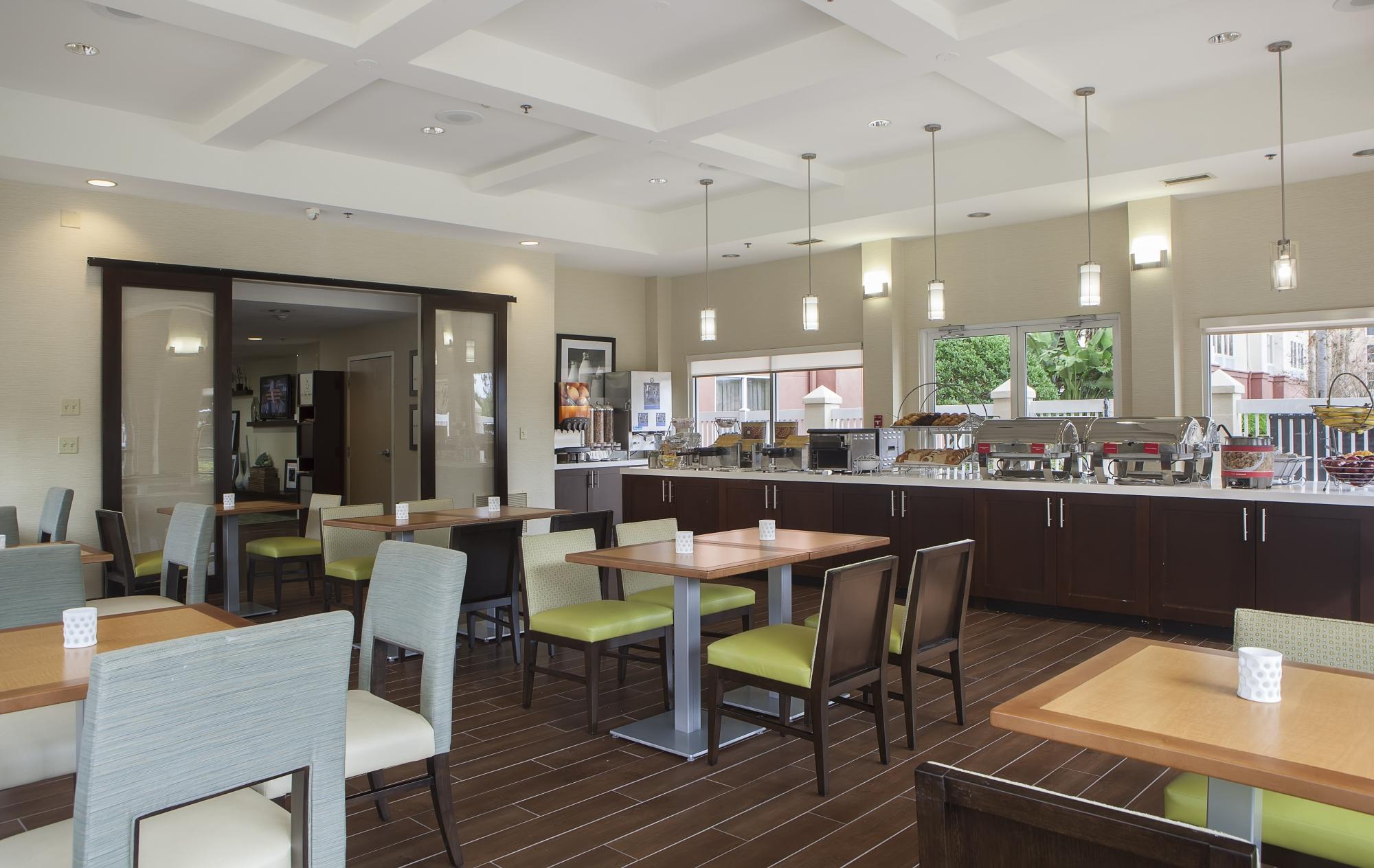 Hotel photo 3 of Hampton Inn Orlando/Lake Buena Vista.