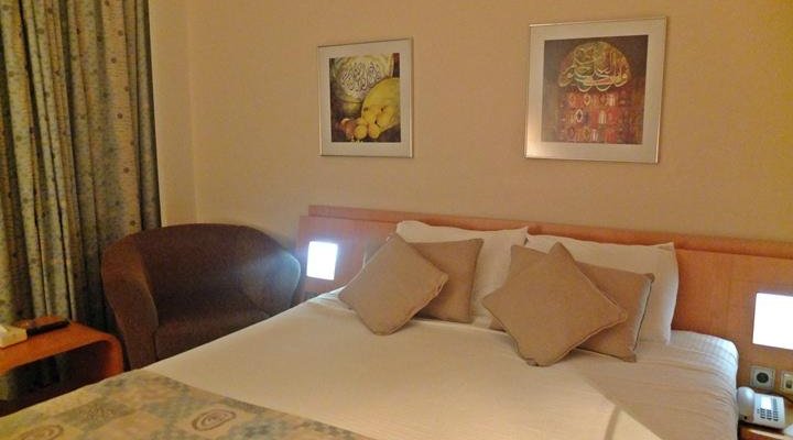                   Double bed room for 2pax
                
