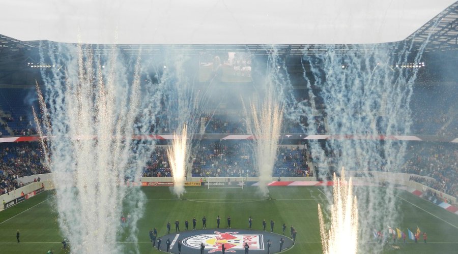                   red bull arena
                