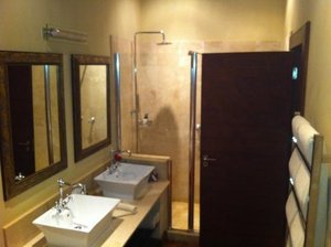 Room & Suite