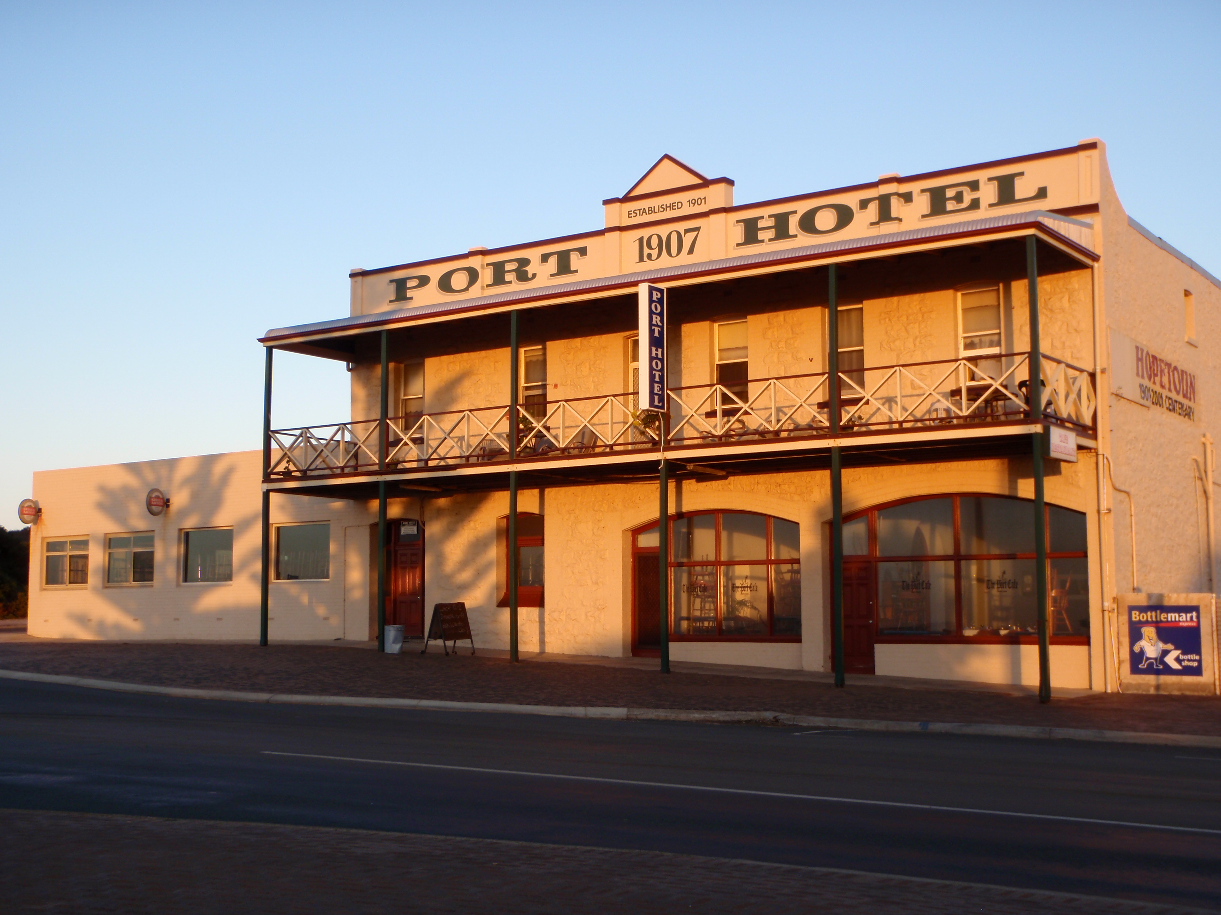 PORT HOTEL HOPETOUN (Australia) - Tripadvisor