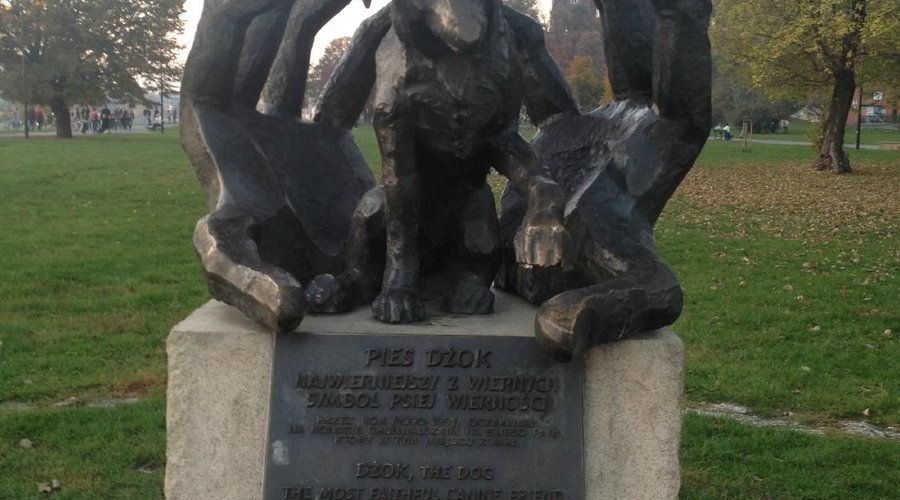                   Dzok Monument
                