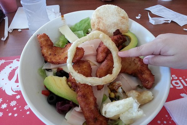 https://dynamic-media-cdn.tripadvisor.com/media/photo-o/03/8d/40/69/la-ensalada-preferida.jpg?w=600&h=400&s=1