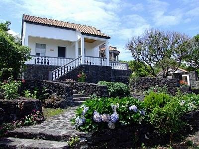 Hortênsia (2 bedrooms/ocean view/ breakfast included)