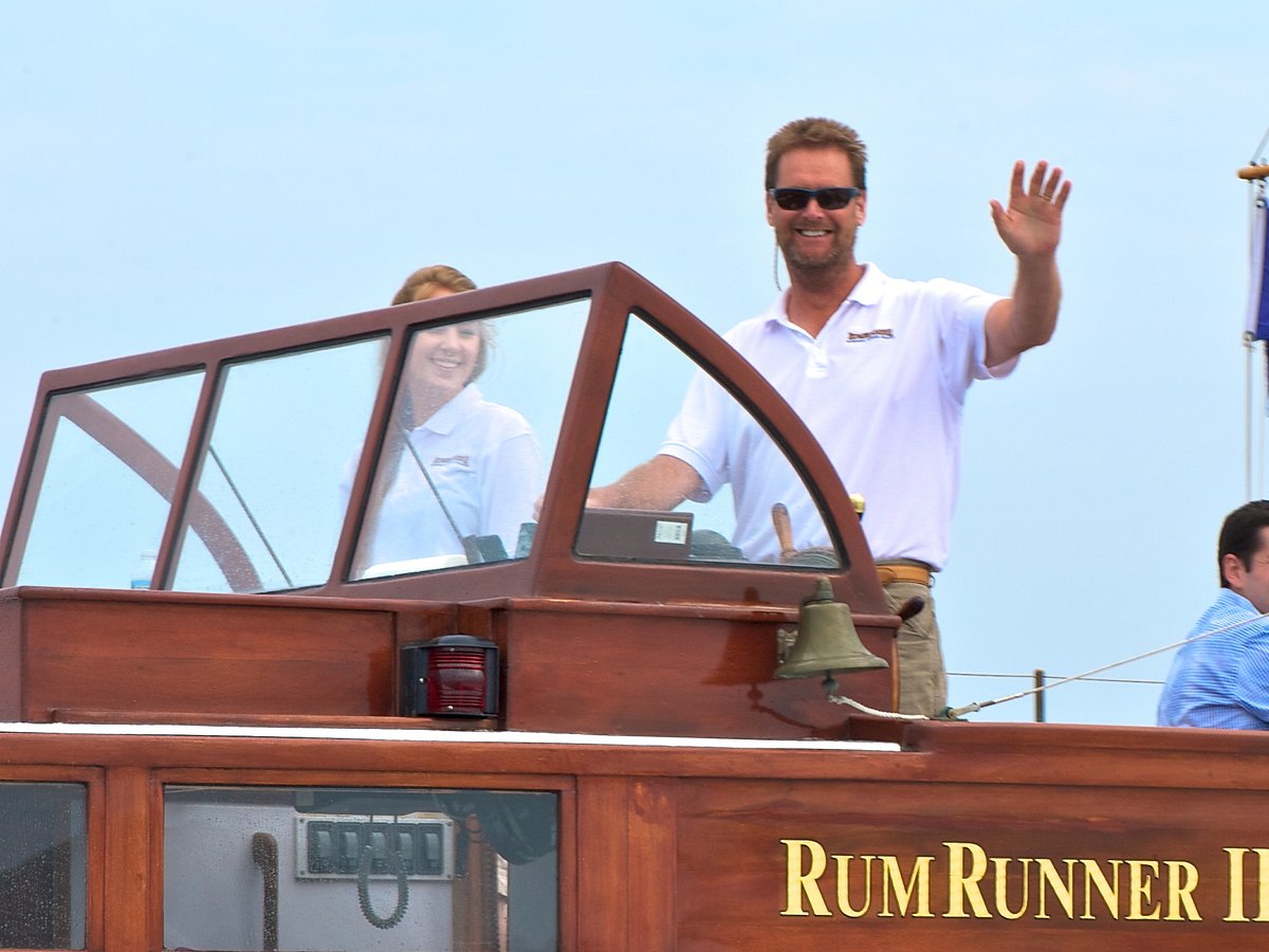 newport cruises rum runner