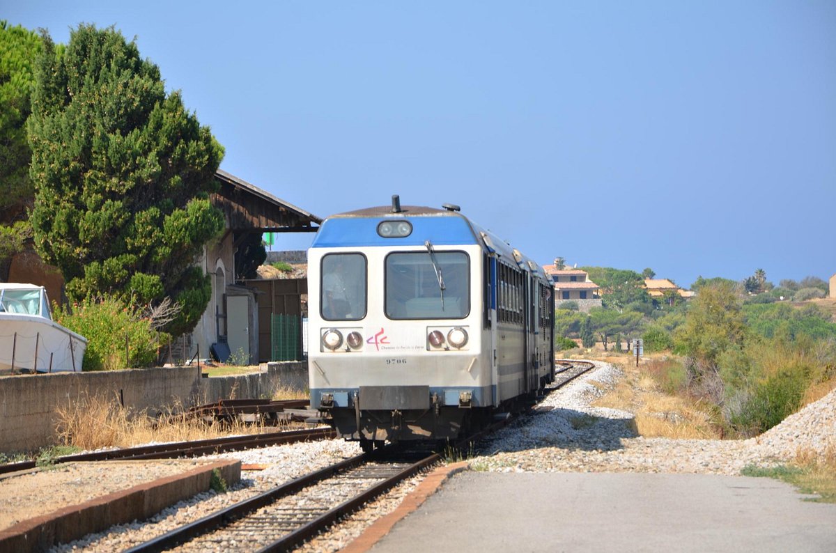 il treno da ajaccio a bastia trasporta le biciclette