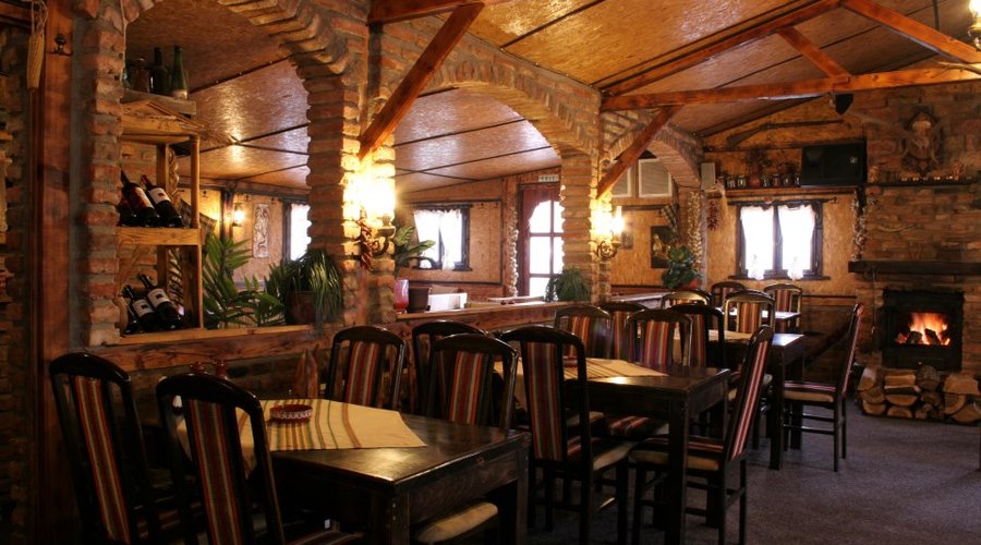                   Lovely restaurant.
                