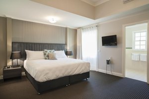 Room & Suite