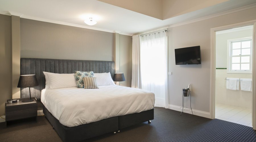 Deluxe King Room