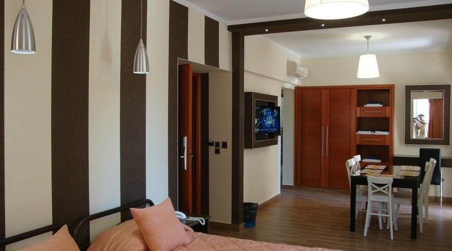 2 Bedroom for (5)