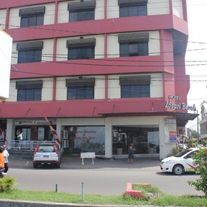                   The losari beach hotel
                