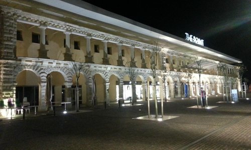                   Vista nocturna
                