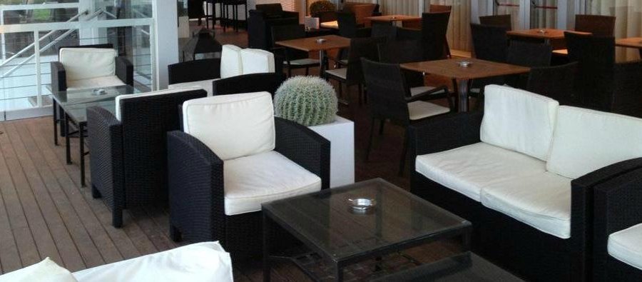 front sea bar terrace