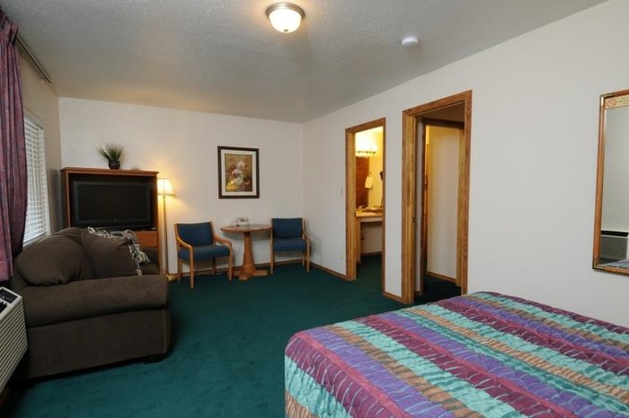 Legacy Inn Rooms: Pictures & Reviews - Tripadvisor