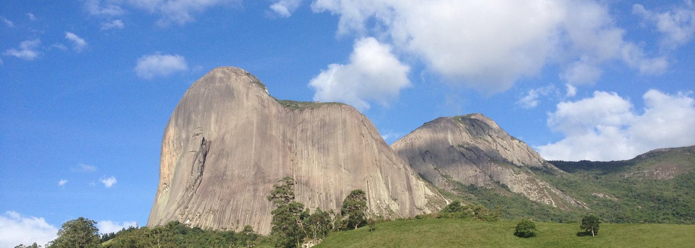                                     Pedra vista de longe
                
                