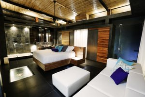 Room & Suite
