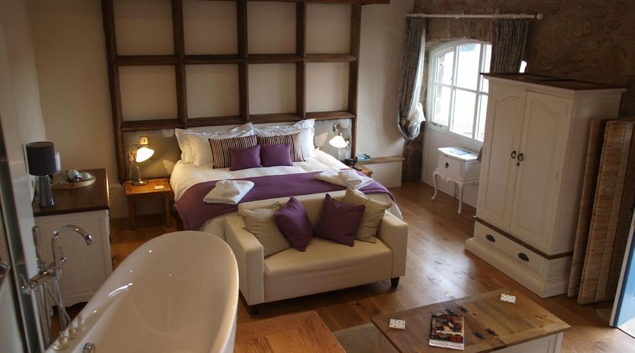 Room 2 Coach House