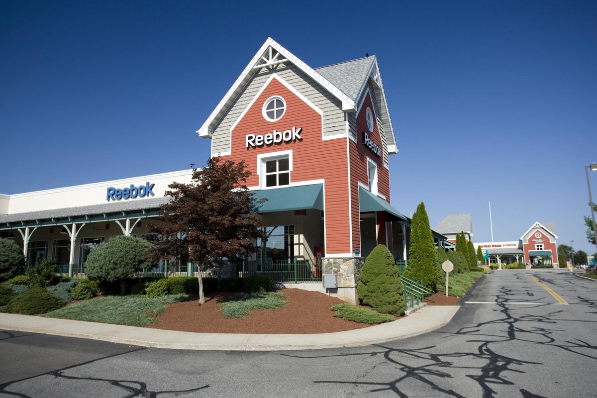 reebok outlet tanger mall