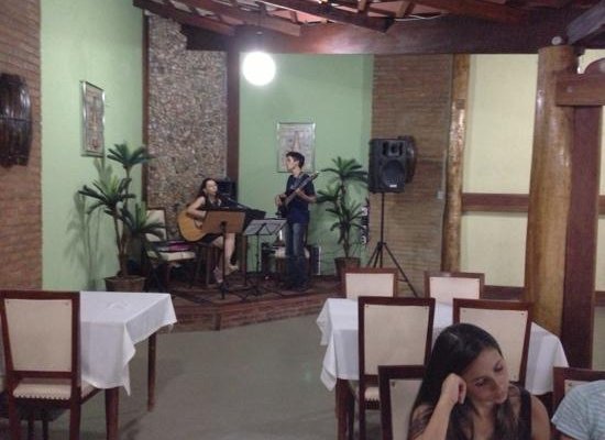                                                                         música  ao vivo
       