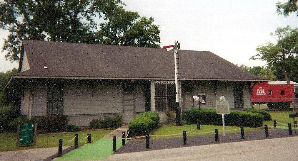 Beat The Blues: Make a mini mandolin at Rogers Historical Museum