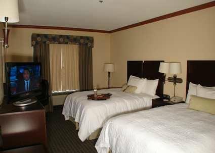 2 Queen Bed Room