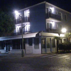 Hotel Oasis  &  Residence