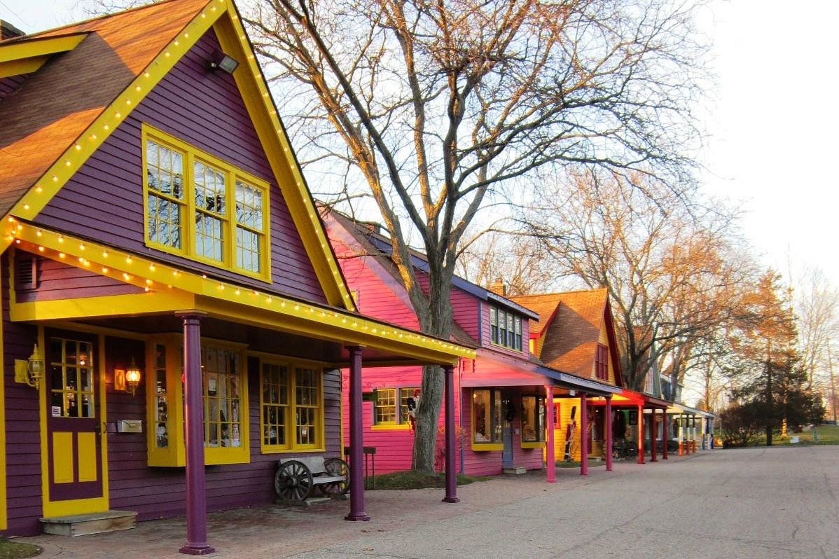 CANTERBURY VILLAGE (Lake Orion): Ce qu'il faut savoir pour votre visite