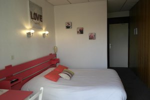 Room & Suite