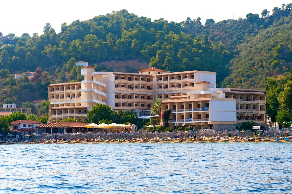 ESPERIDES BEACH HOTEL - Updated 2022 (Achladias, Greece)