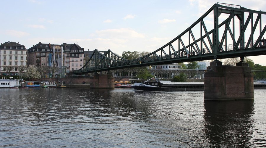                   Puente de Hierro
                