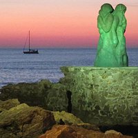 l'Attesa- statua dedicata ai Pescatori-Opera di Inaco Biancalana-Molo di Viareggio.