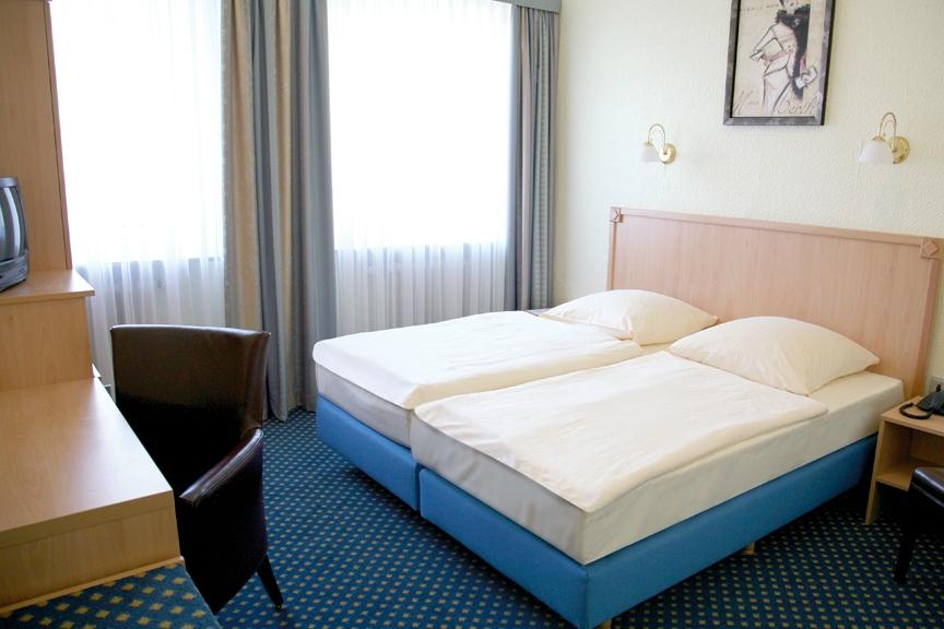 HOTEL BASLER HOF Prices Reviews Mannheim Germany