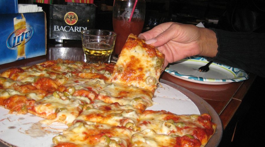 Super crust and thin pizza.