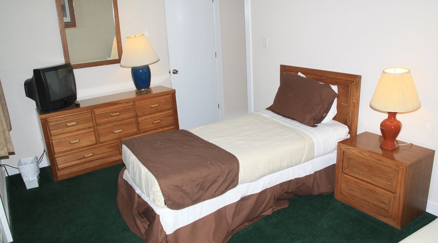 2nd Bedroom with twin beds