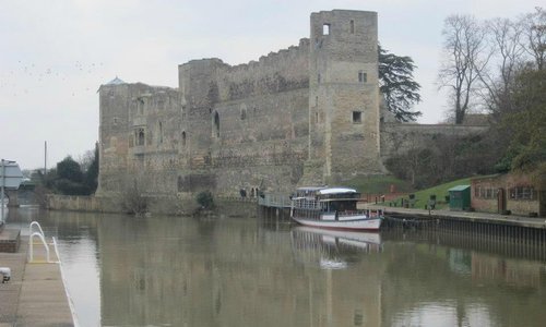 Newark Castle from the lock gates