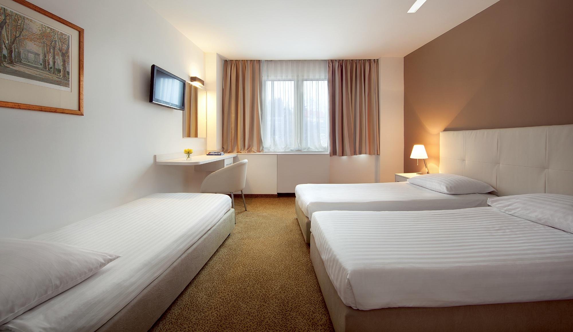 Hotel Jadran by null