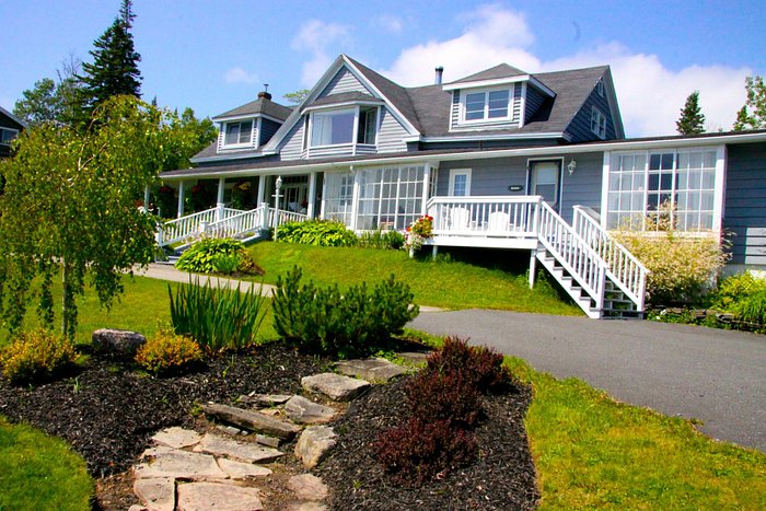 hotels in pleasant bay cape breton