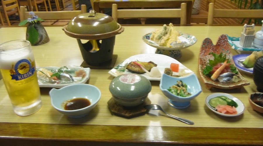 2泊目は食堂で頂きました。