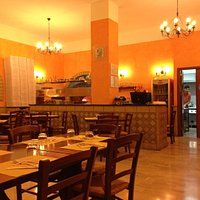 L'oro di Napoli formia, la sala interna